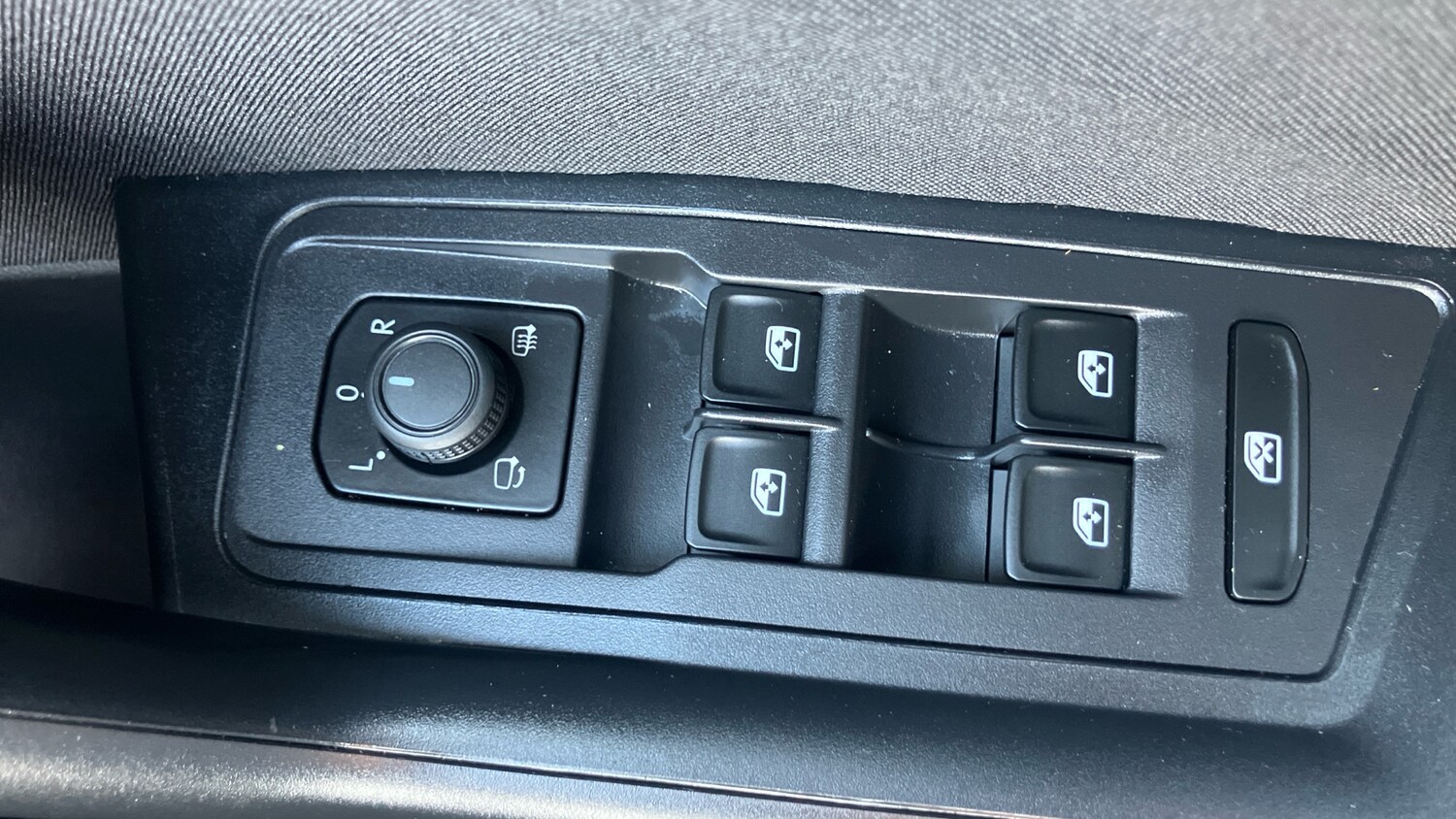 Used Volkswagen T-Roc 2023 for sale - 76859075: Photo 26