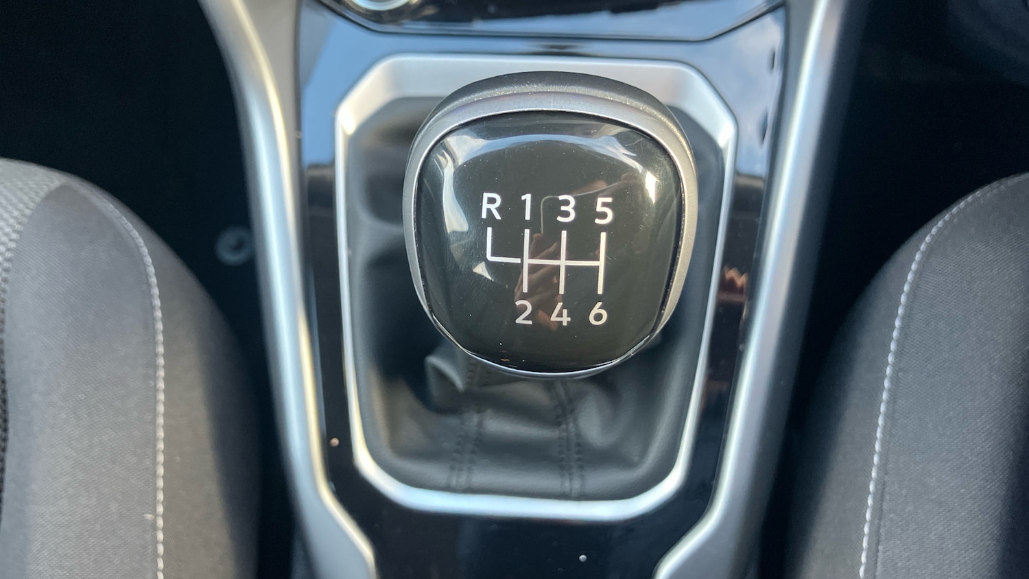 Used Volkswagen T-Roc 2023 for sale - 76859075: Photo 28