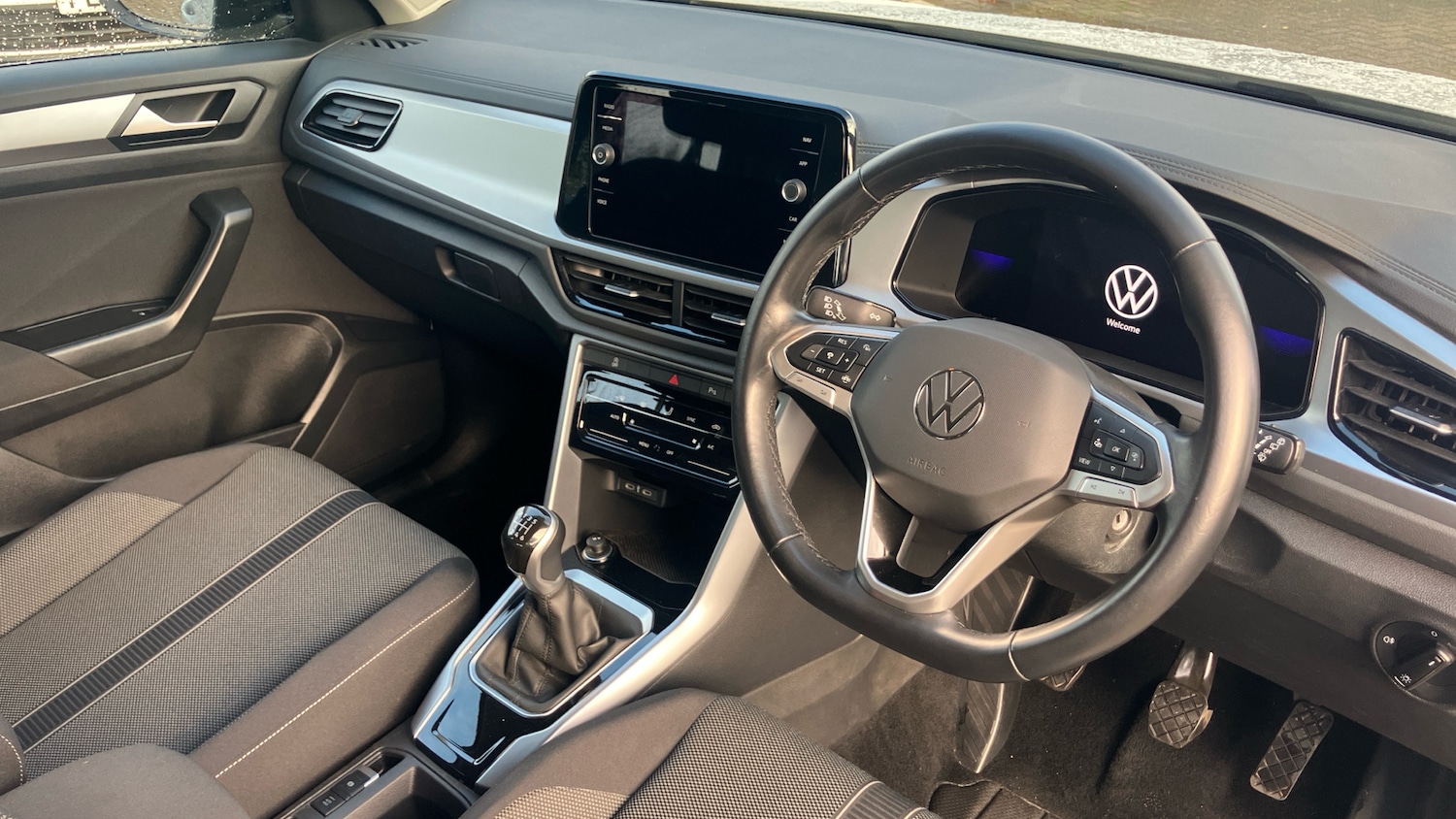 Used Volkswagen T-Roc 2023 for sale - 76859075: Photo 6