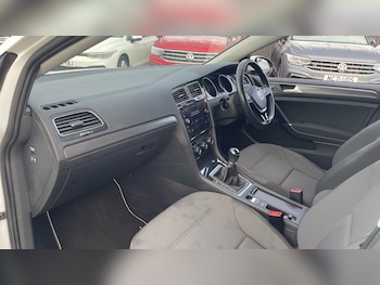 Used Volkswagen Golf 2019 for sale - 77148319: Photo