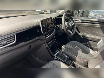 Used Volkswagen T-Roc 2024 for sale - 78862558: Photo