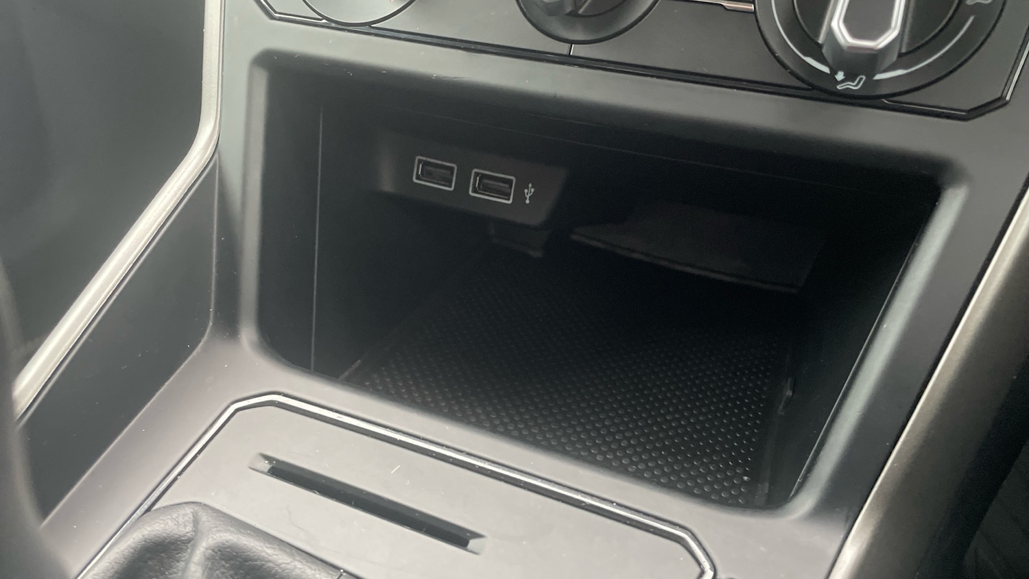 Used Volkswagen Polo 2020 for sale - 77883805: Photo 38