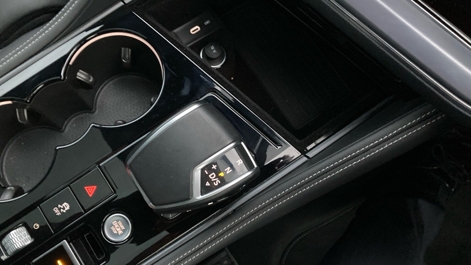 Used Volkswagen Touareg 2025 for sale - 77502573: Photo 14