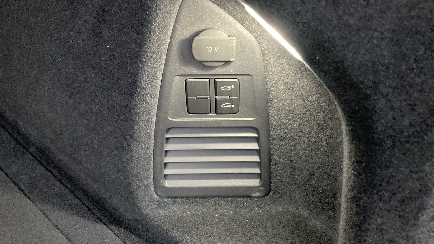 Used Volkswagen Touareg 2025 for sale - 77502573: Photo 22