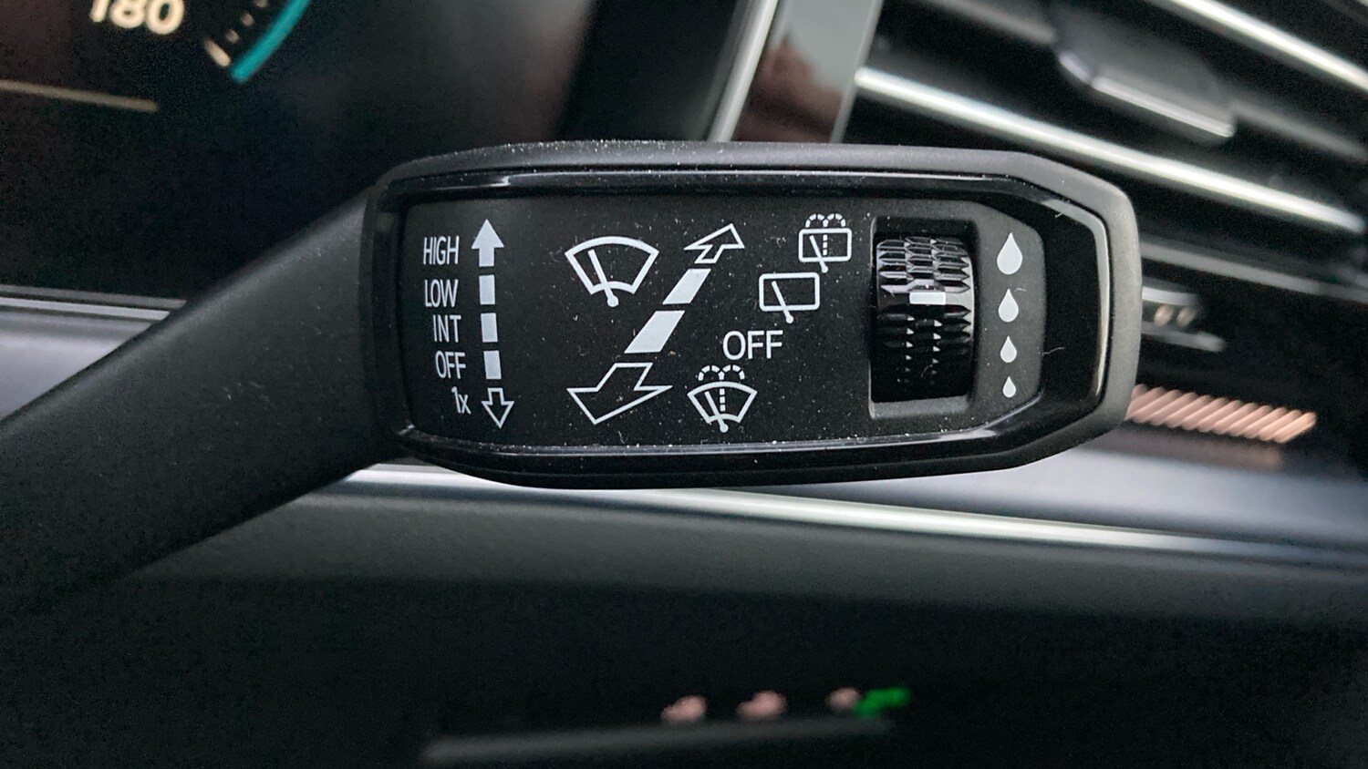 Used Volkswagen Touareg 2025 for sale - 77502573: Photo 42