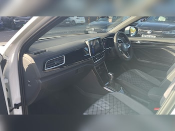 Used Volkswagen T-Roc 2025 for sale - 76063701: Photo 2