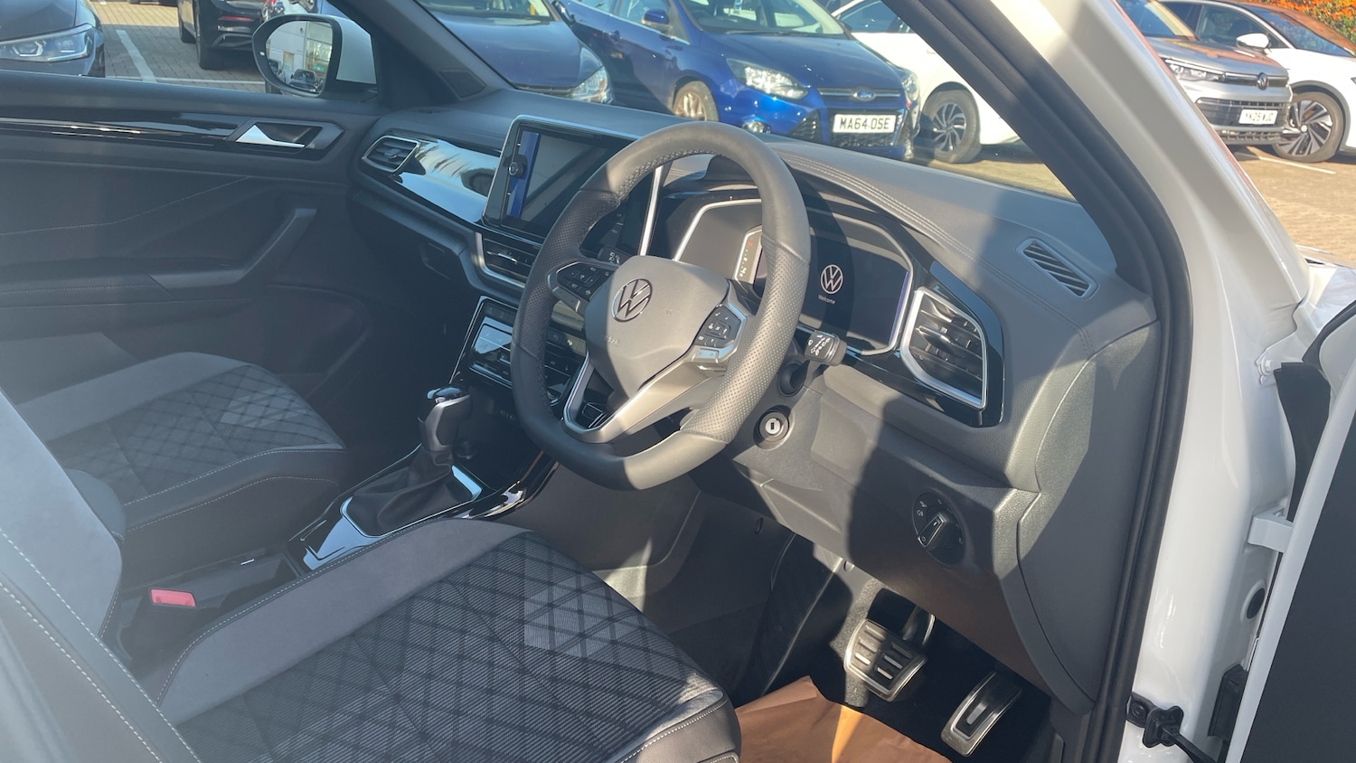Used Volkswagen T-Roc 2025 for sale - 76063701: Photo 6