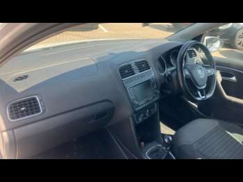 Used Volkswagen Polo 2016 for sale - 74693037: Photo