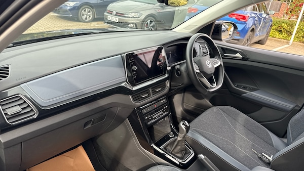 Used Volkswagen T-Cross 2024 for sale - 76114215: Photo 2