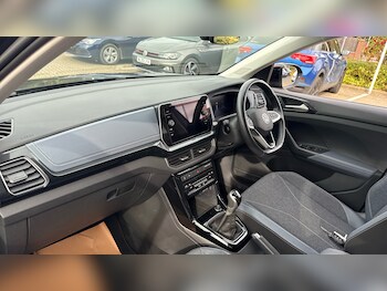 Used Volkswagen T-Cross 2024 for sale - 76114215: Photo 2