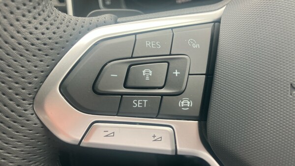 Used Volkswagen T-Roc 2025 for sale - 76063699: Photo 17