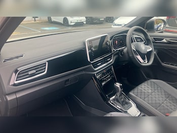 Used Volkswagen T-Roc 2025 for sale - 76063699: Photo 2