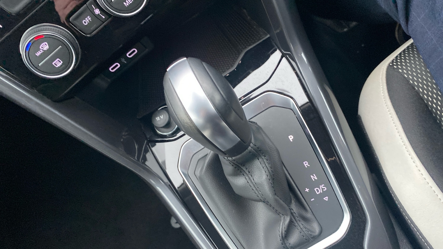 Used Volkswagen T-Roc 2021 for sale - 77350313: Photo 14