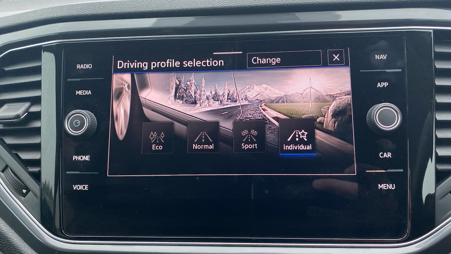 Used Volkswagen T-Roc 2021 for sale - 77350313: Photo 30