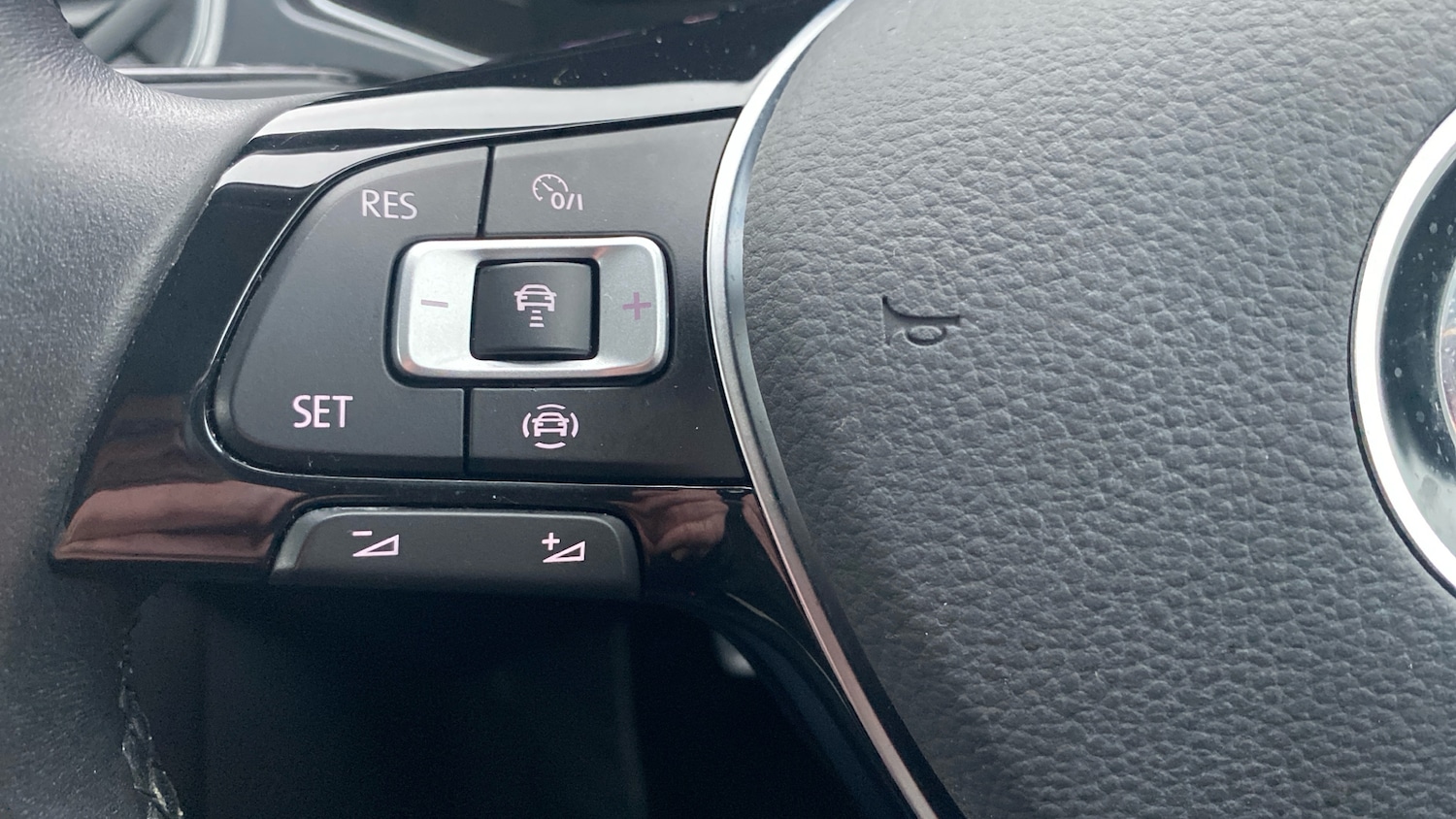 Used Volkswagen T-Roc 2021 for sale - 77350313: Photo 32