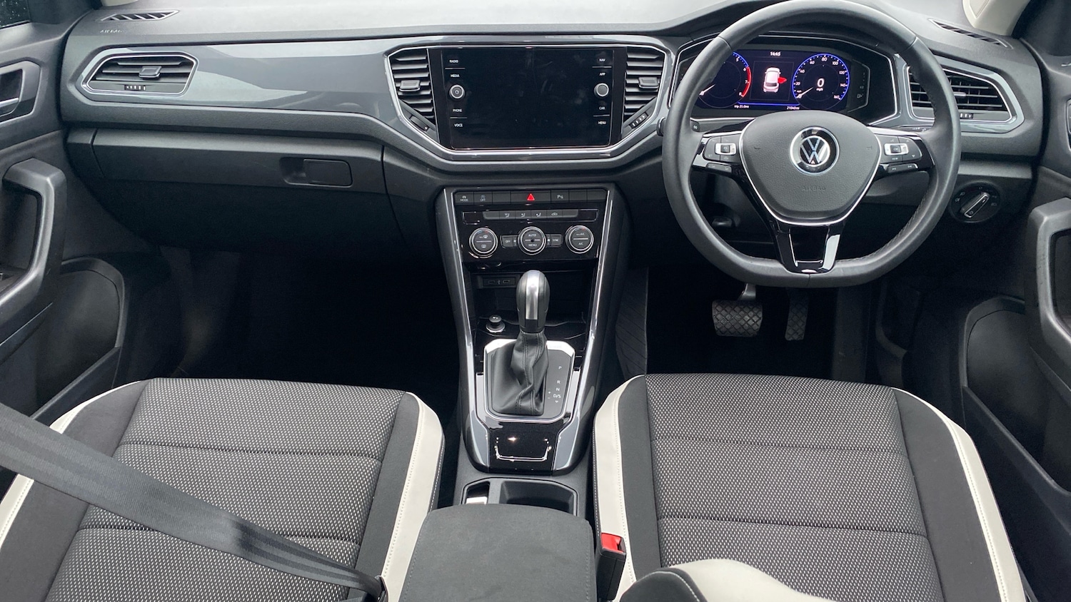 Used Volkswagen T-Roc 2021 for sale - 77350313: Photo 9