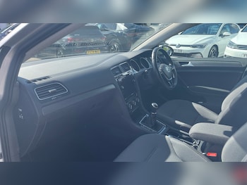 Used Volkswagen Golf 2019 for sale - 75764364: Photo