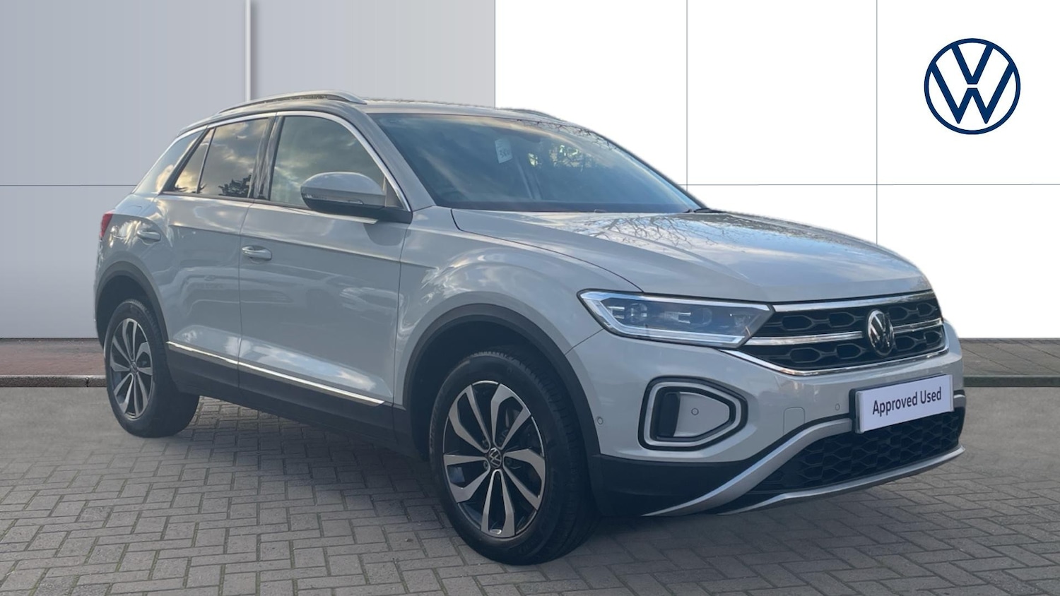 Used Volkswagen T-Roc 2023 for sale - 76627773: Photo 1