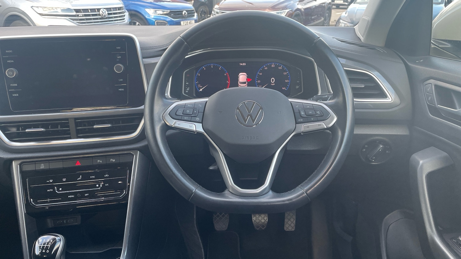 Used Volkswagen T-Roc 2023 for sale - 76627773: Photo 10