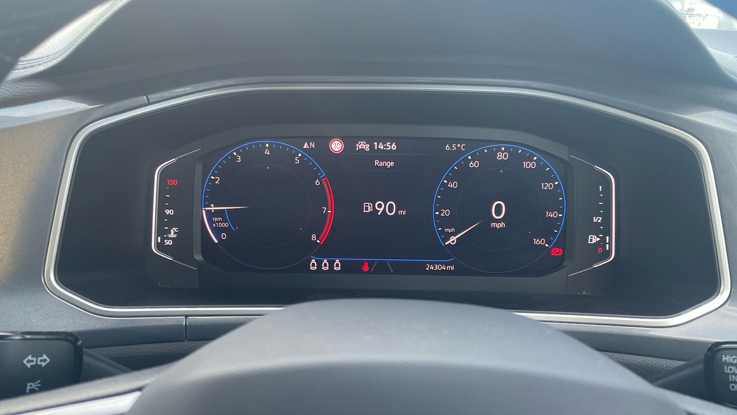 Used Volkswagen T-Roc 2023 for sale - 76627773: Photo 11