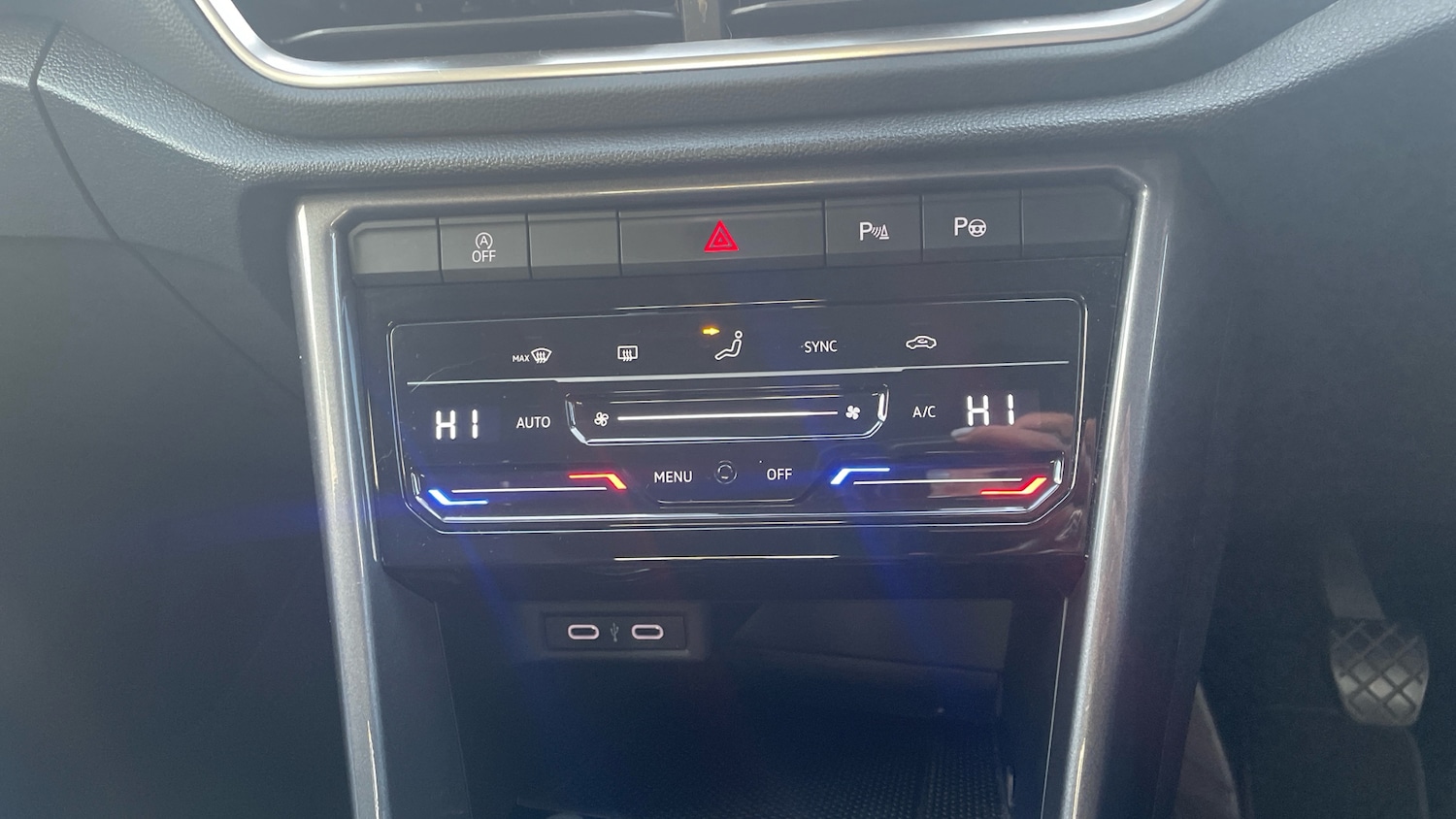 Used Volkswagen T-Roc 2023 for sale - 76627773: Photo 13