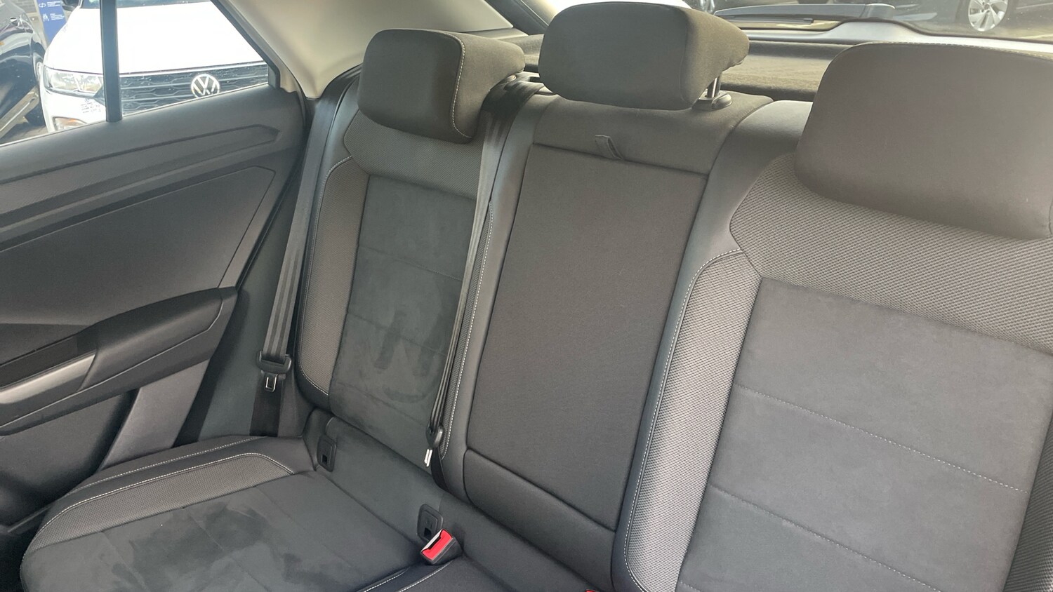 Used Volkswagen T-Roc 2023 for sale - 76627773: Photo 16