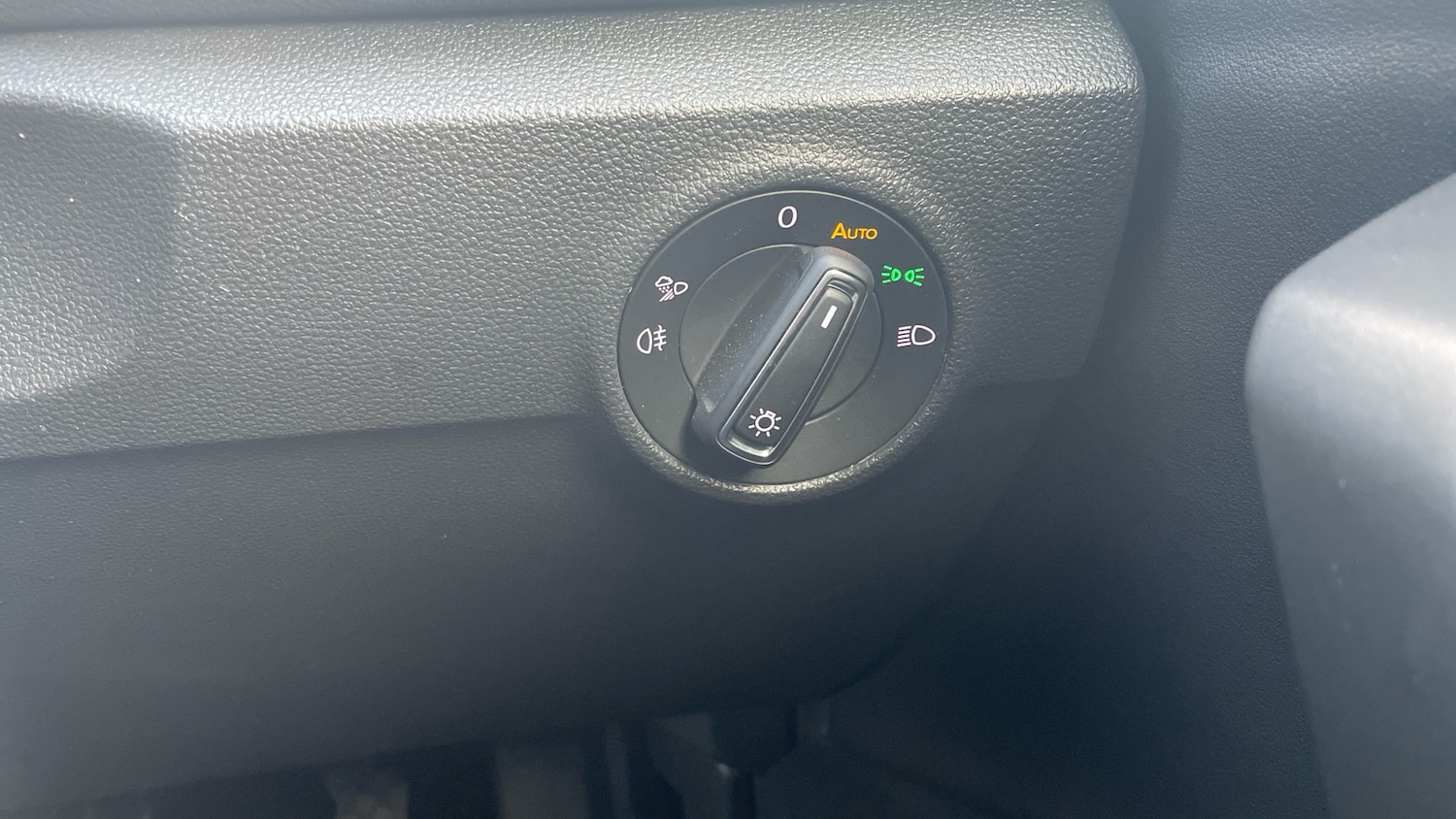 Used Volkswagen T-Roc 2023 for sale - 76627773: Photo 24