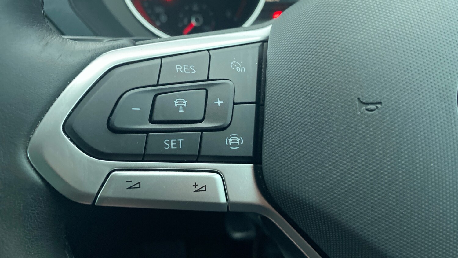 Used Volkswagen Tiguan 2023 for sale - 77917154: Photo 34