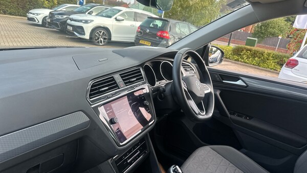 Used Volkswagen Tiguan 2022 for sale - 76170364: Photo 2