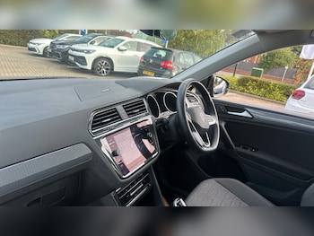 Used Volkswagen Tiguan 2022 for sale - 76170364: Photo 2