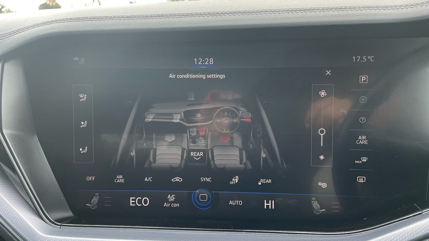 Used Volkswagen Touareg 2018 for sale - 76477801: Photo 13