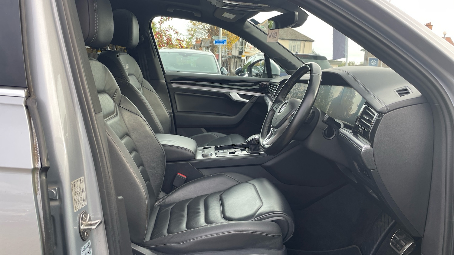 Used Volkswagen Touareg 2018 for sale - 76477801: Photo 15