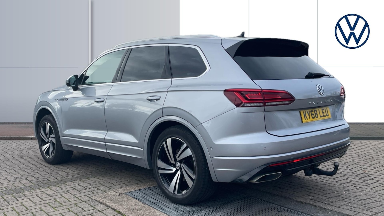 Used Volkswagen Touareg 2018 for sale - 76477801: Photo 3