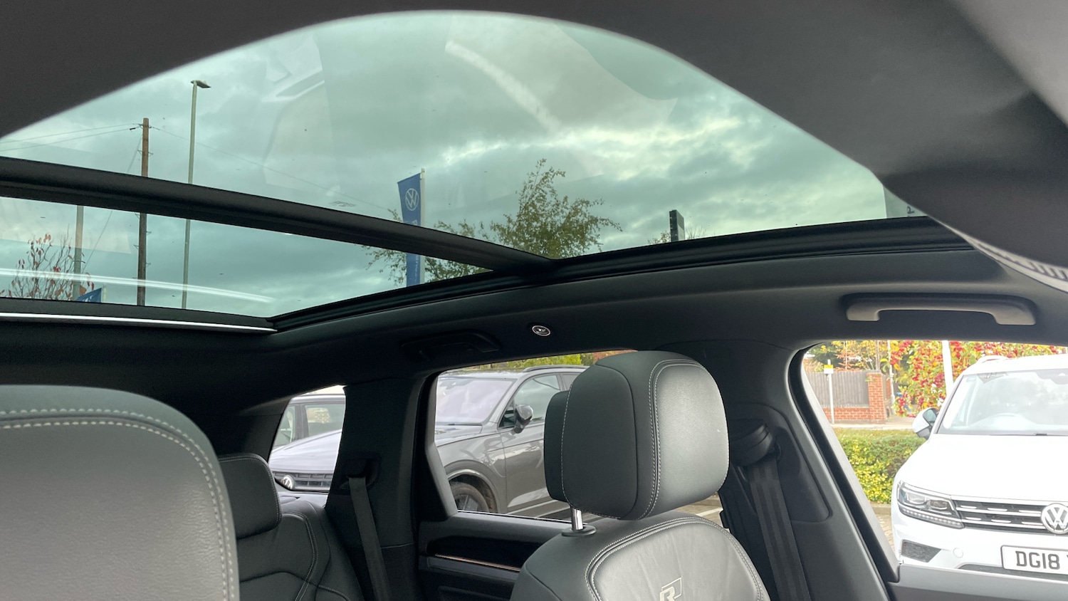 Used Volkswagen Touareg 2018 for sale - 76477801: Photo 35