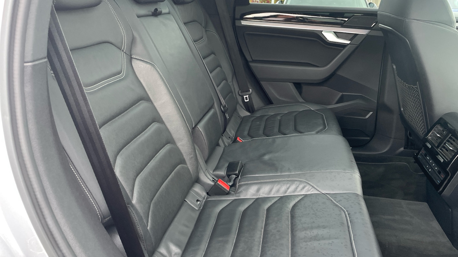 Used Volkswagen Touareg 2018 for sale - 76477801: Photo 37