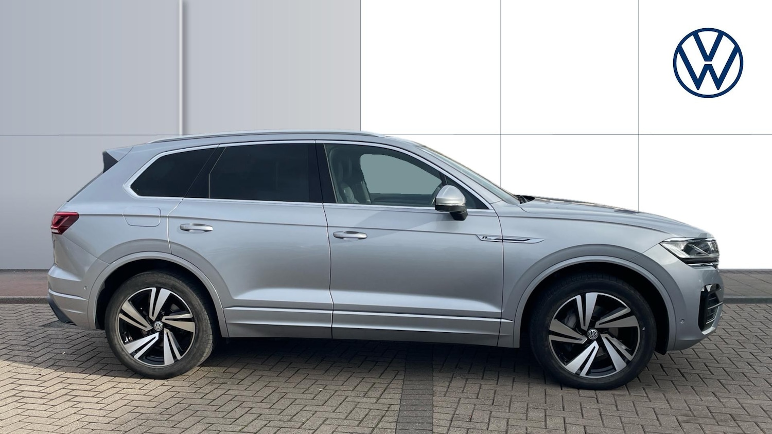 Used Volkswagen Touareg 2018 for sale - 76477801: Photo 4