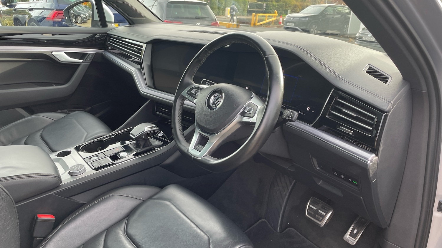 Used Volkswagen Touareg 2018 for sale - 76477801: Photo 6