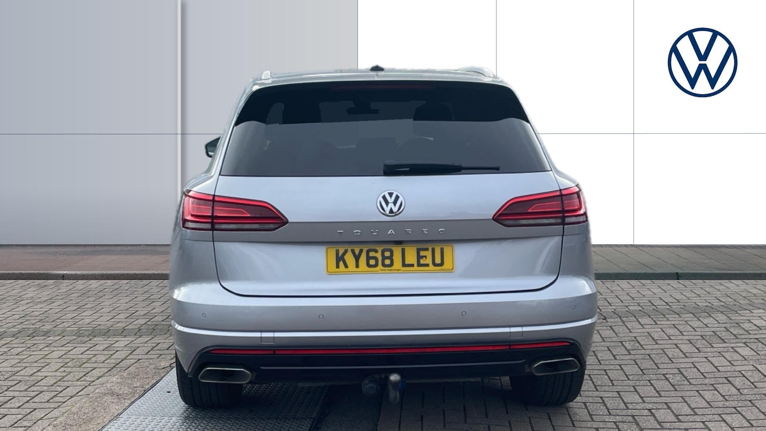 Used Volkswagen Touareg 2018 for sale - 76477801: Photo 8