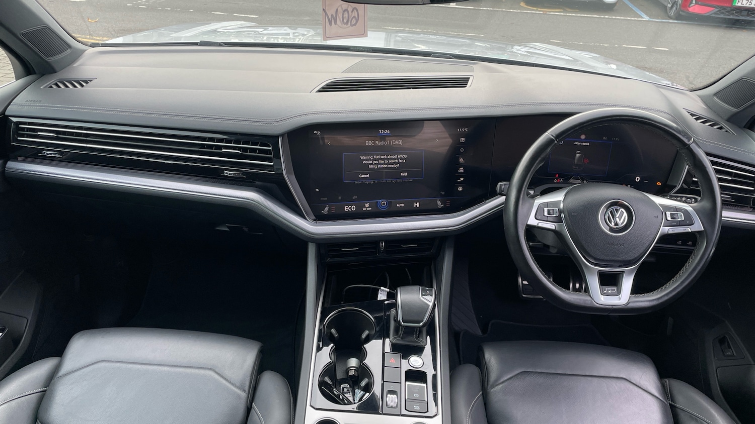 Used Volkswagen Touareg 2018 for sale - 76477801: Photo 9