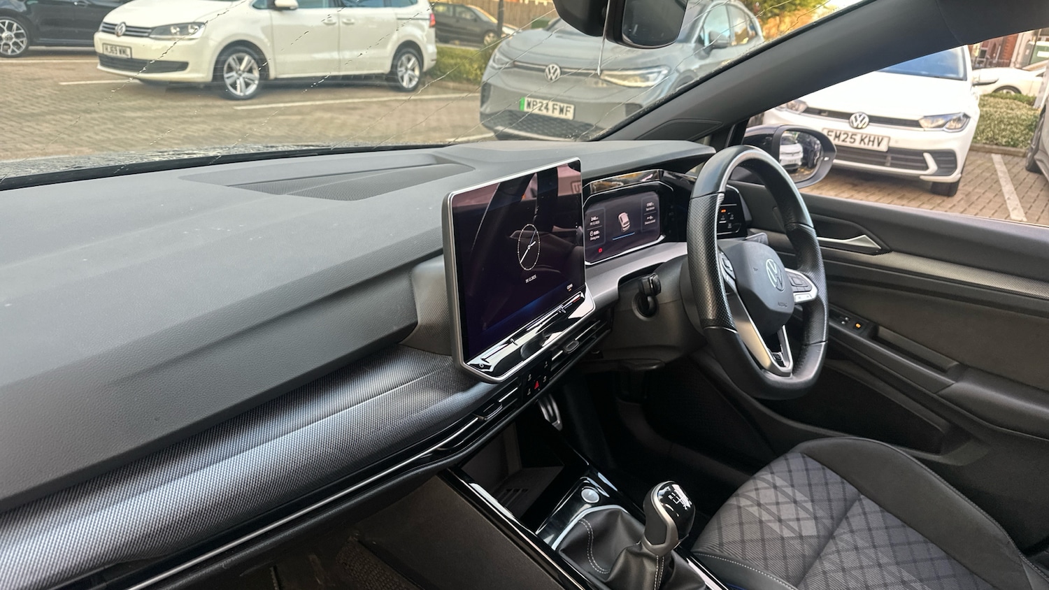 Used Volkswagen Golf 2024 for sale - 77013672: Photo 2