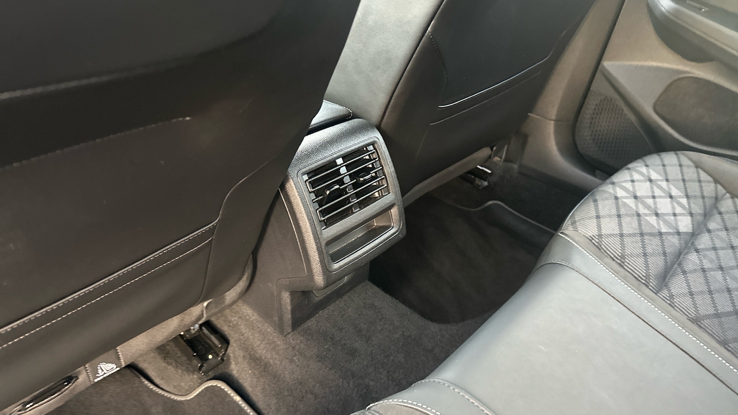 Used Volkswagen Golf 2024 for sale - 77013672: Photo 24