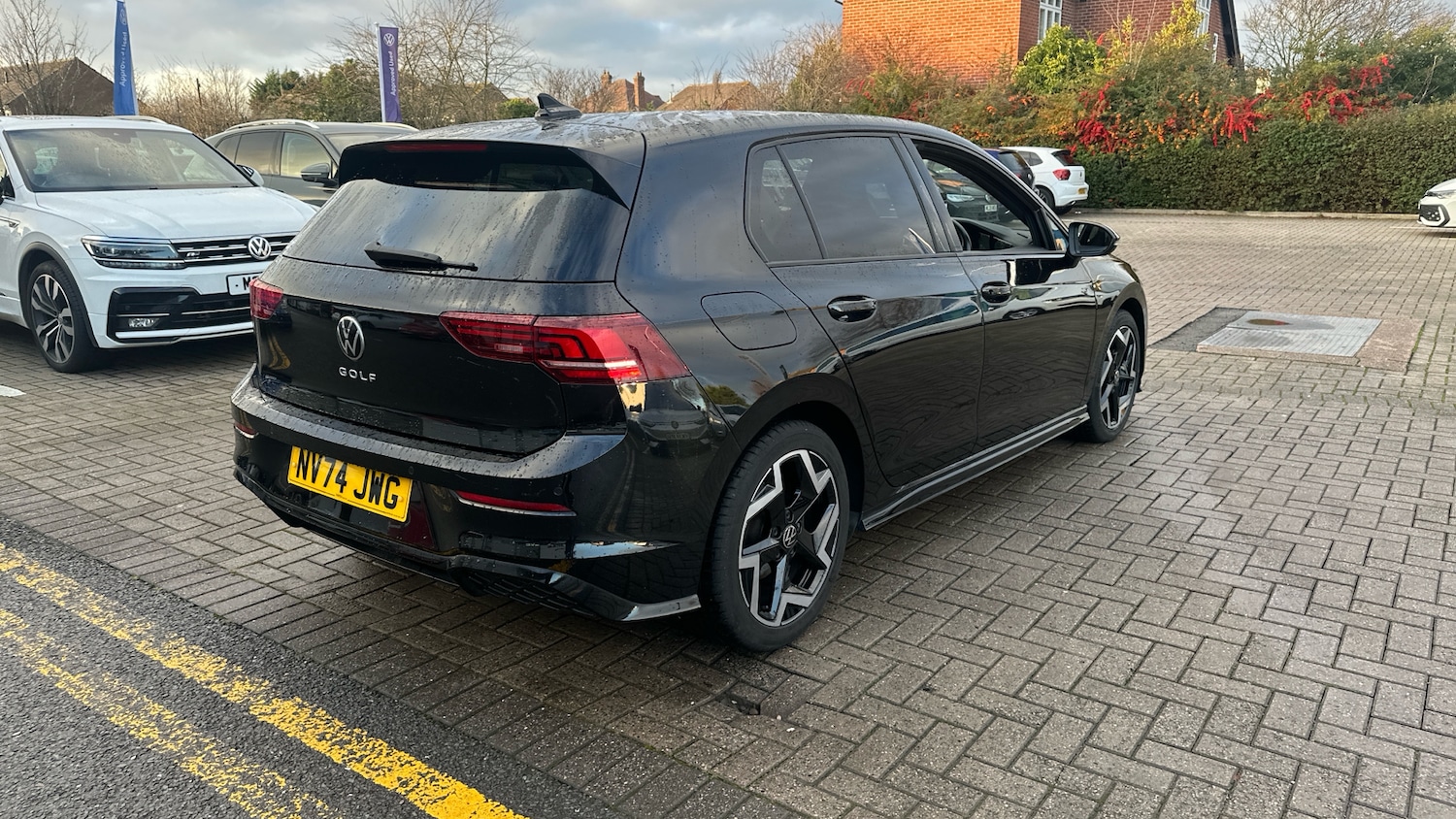Used Volkswagen Golf 2024 for sale - 77013672: Photo 32