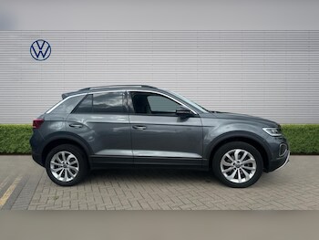 Used Volkswagen T-Roc 2024 for sale - 78836164: Photo