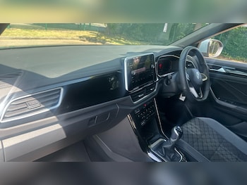 Used Volkswagen T-Roc 2025 for sale - 78954272: Photo