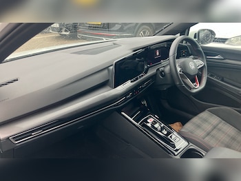 Used Volkswagen Golf 2023 for sale - 76477800: Photo