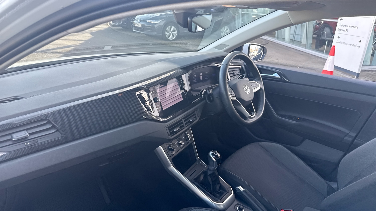 Used Volkswagen Polo 2023 for sale - 77802242: Photo 2