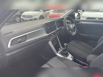 Used Volkswagen T-Roc 2025 for sale - 76477802: Photo