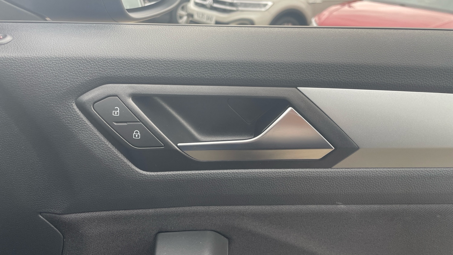 Used Volkswagen T-Roc 2025 for sale - 76477802: Photo 31