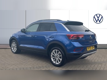 Used Volkswagen T-Roc 2025 for sale - 76477802: Photo