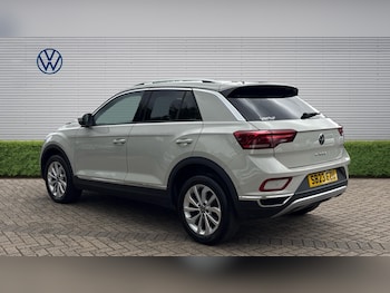 Used Volkswagen T-Roc 2023 for sale - 79070662: Photo